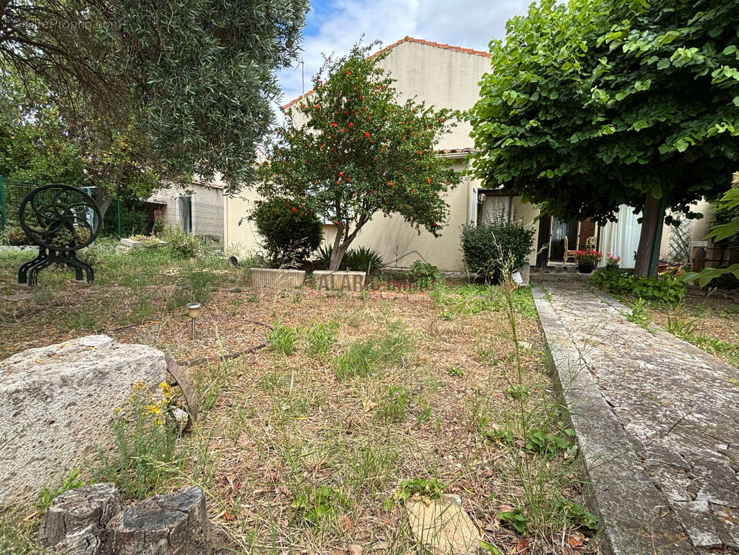 Joli pavillon avec garage et jardin - photo 35
