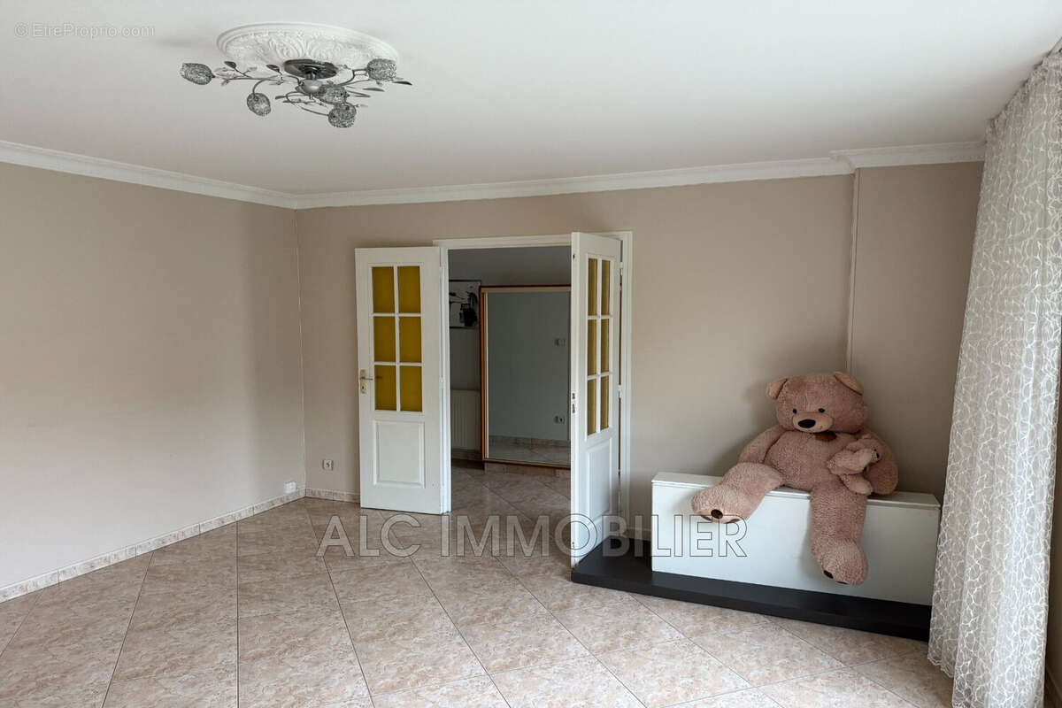 Maison 188 m² à Cerise  - photo 7
