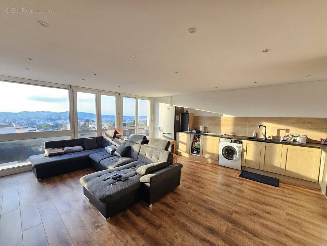 Appartement à SAINT-ETIENNE