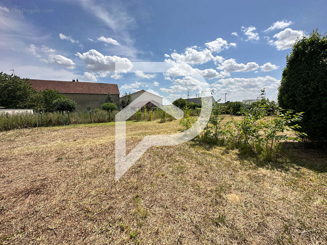 Terrain à LA VILLENEUVE-EN-CHEVRIE