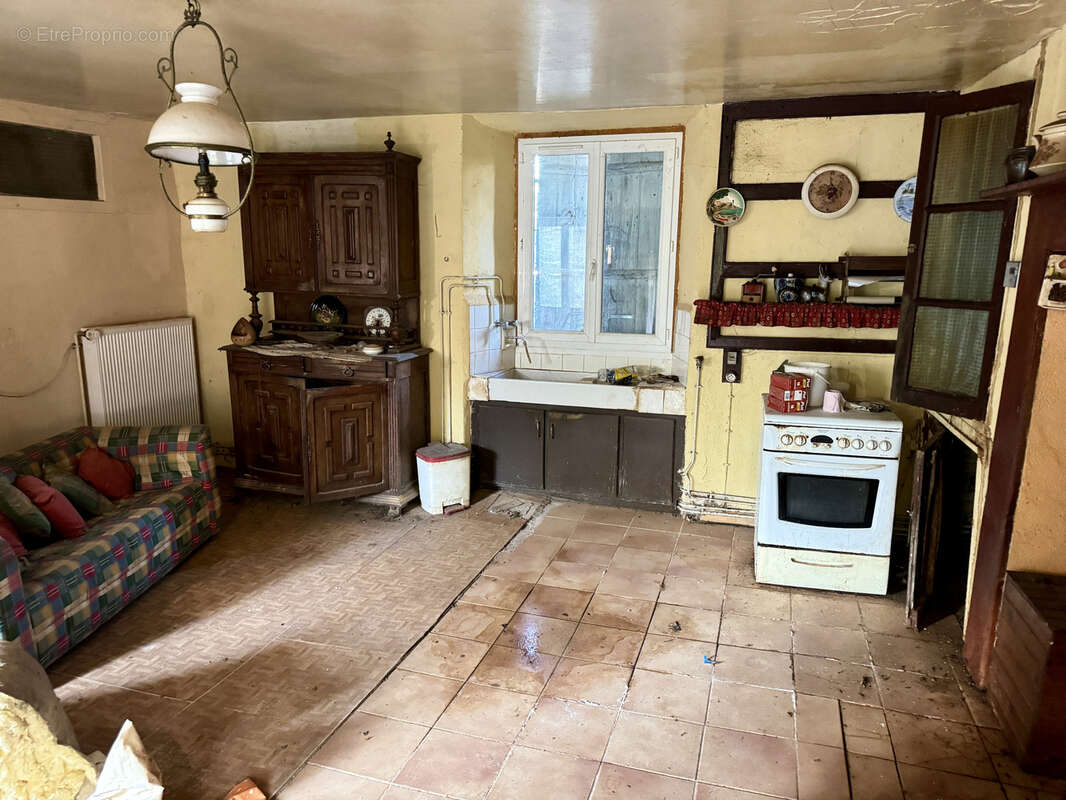 Maison à SAINT-CYR-LA-ROCHE