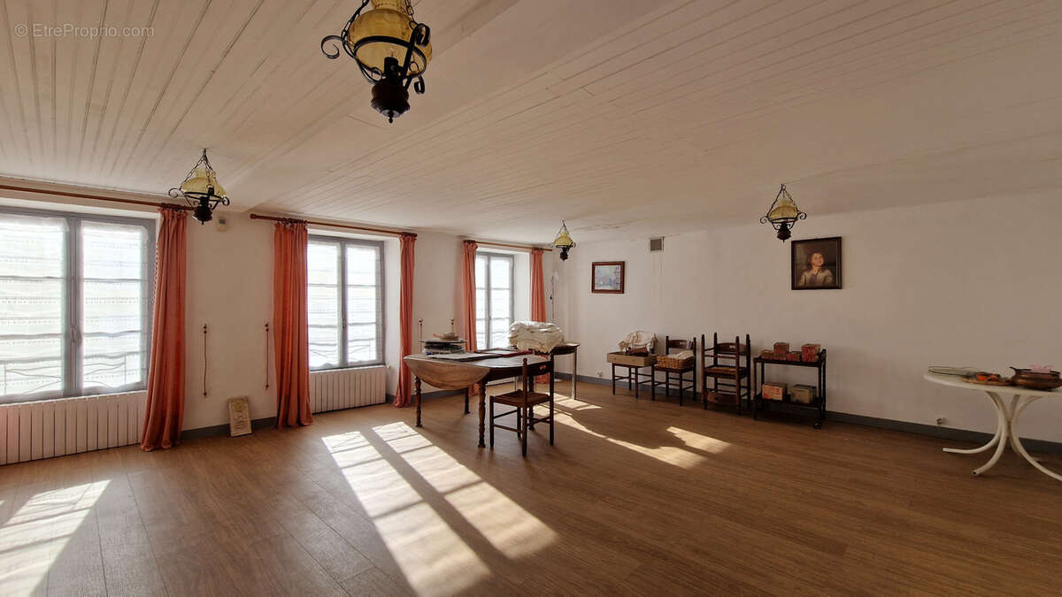 Autre à COULOMBIERS