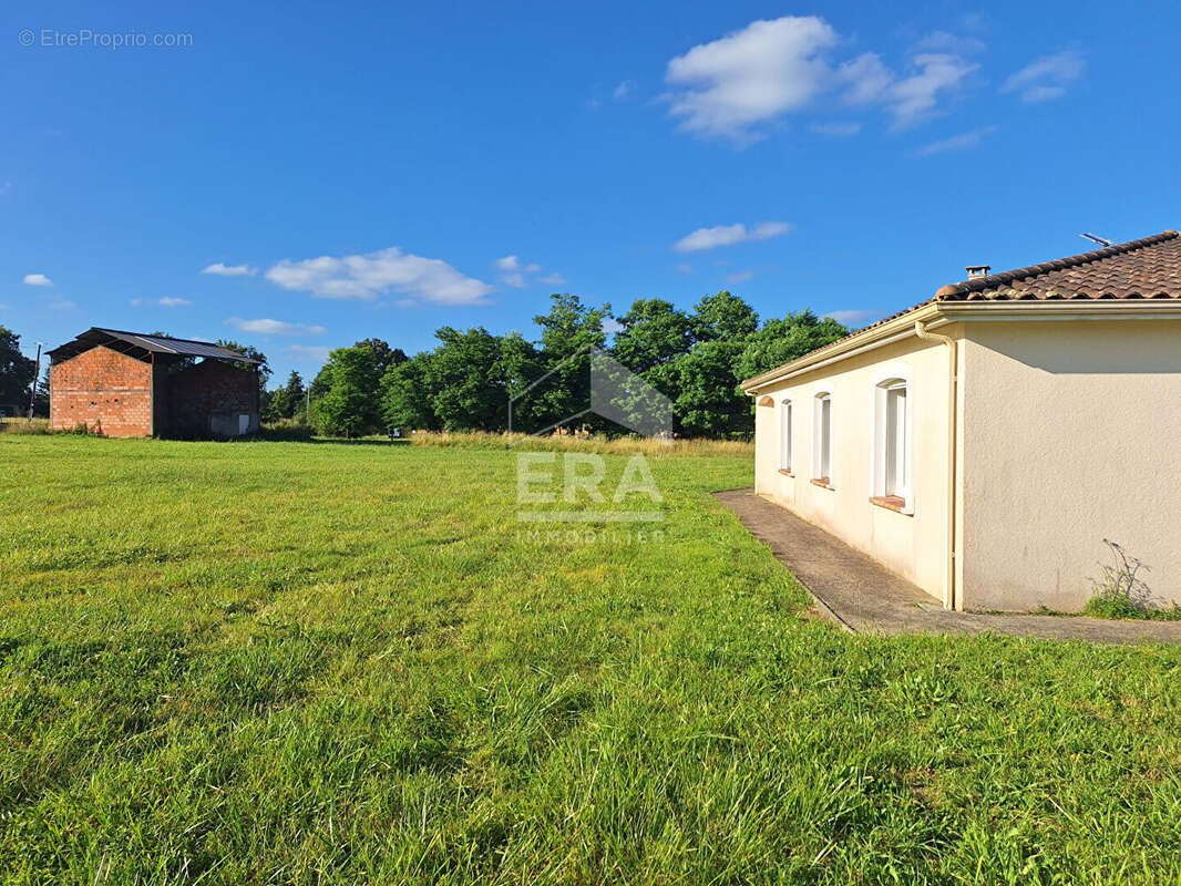 Maison à MONTPON-MENESTEROL
