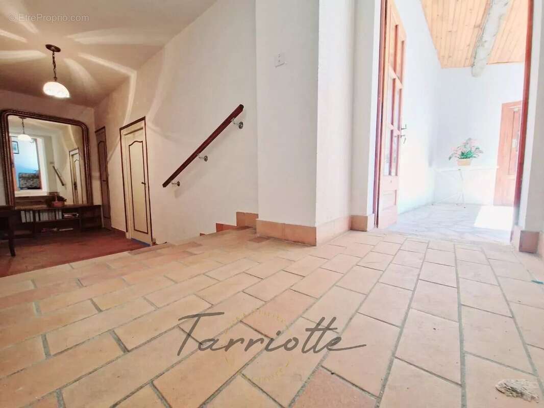 Appartement à ROCHEMAURE