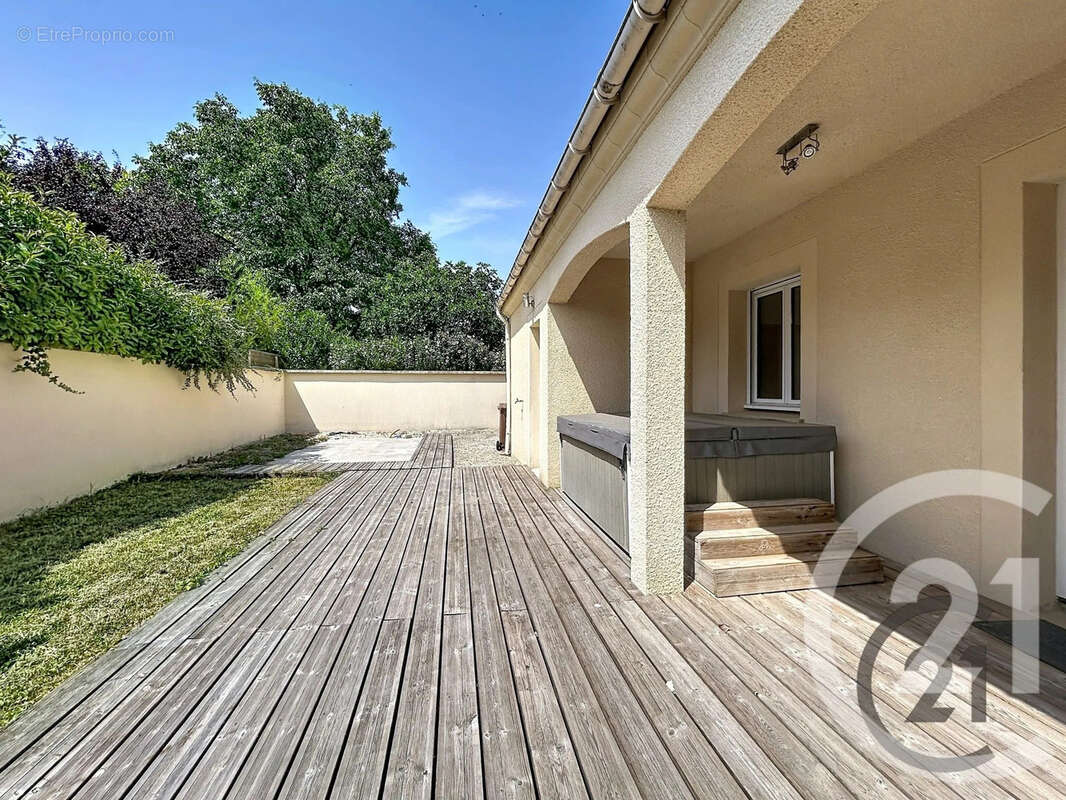 Maison 126 m² à Piney  - photo 2