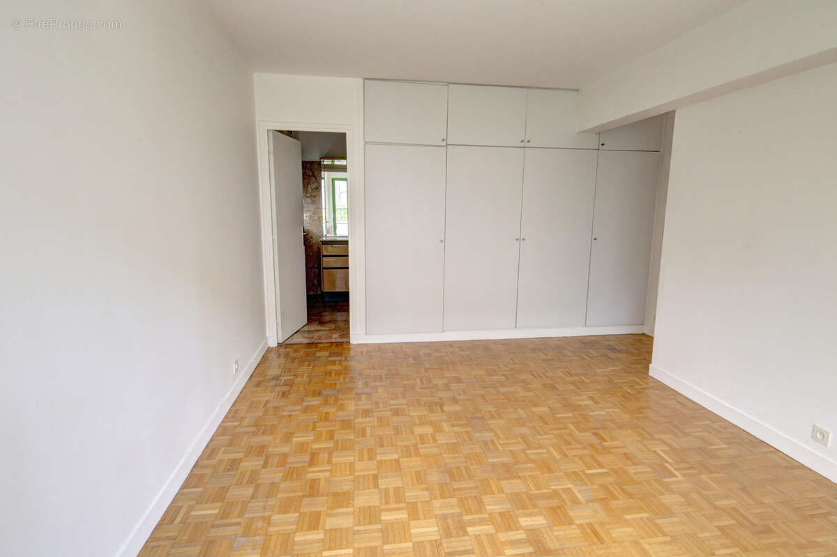 4 pieces 112,64m2, 3 chambres face au bois de vincennes dans un immeuble recent - photo 9
