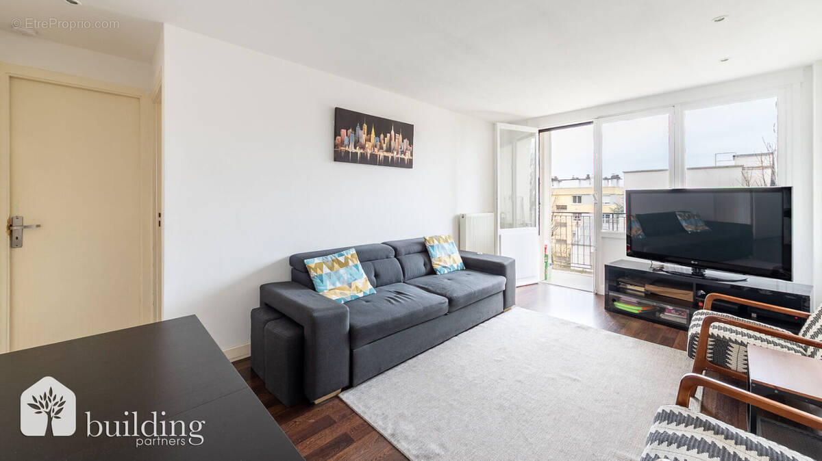 Appartement à COURBEVOIE