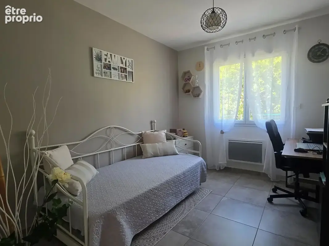 Villa de plain pied en parfait état - photo 9
