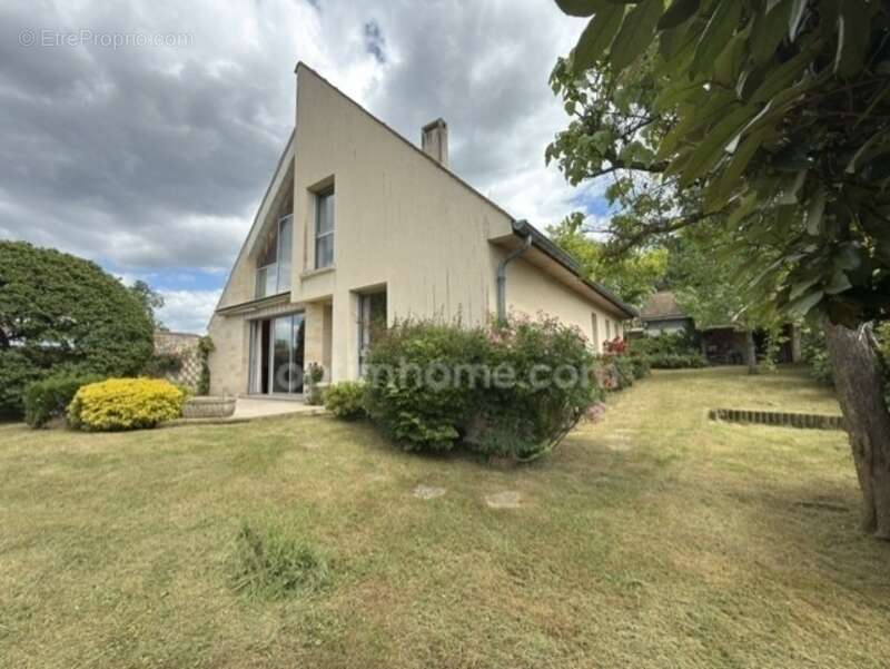 Maison à SAINT-CYR-SOUS-DOURDAN