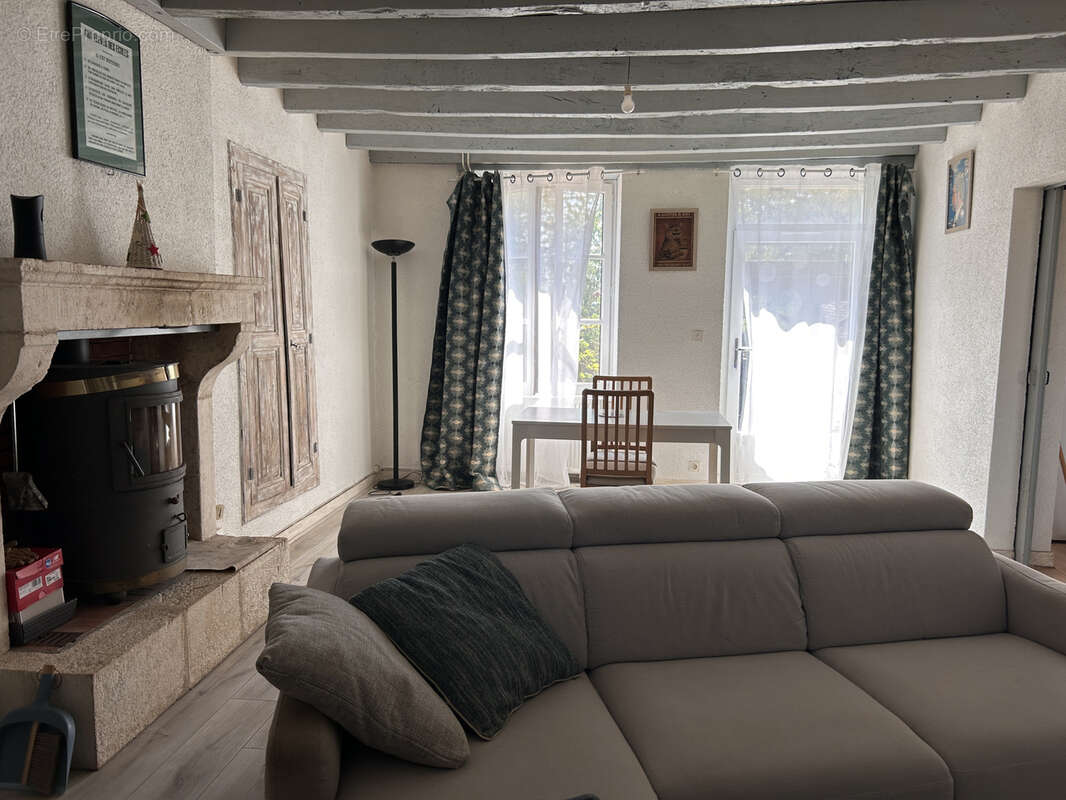 A VENDRE Longère 5 pièces avec piscine et jardin à Prissac - photo 5