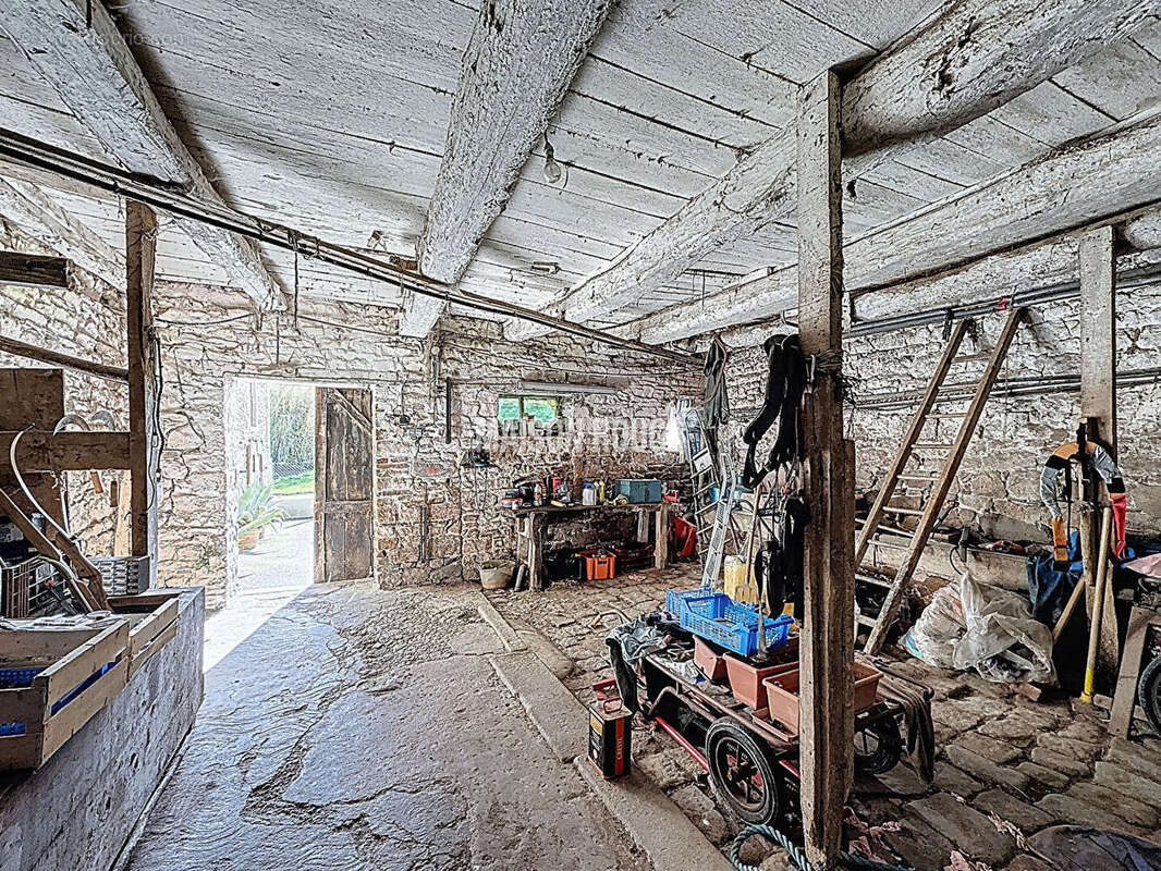Ancien corps de ferme  en pierres proche baie du Mont St Michel - photo 18