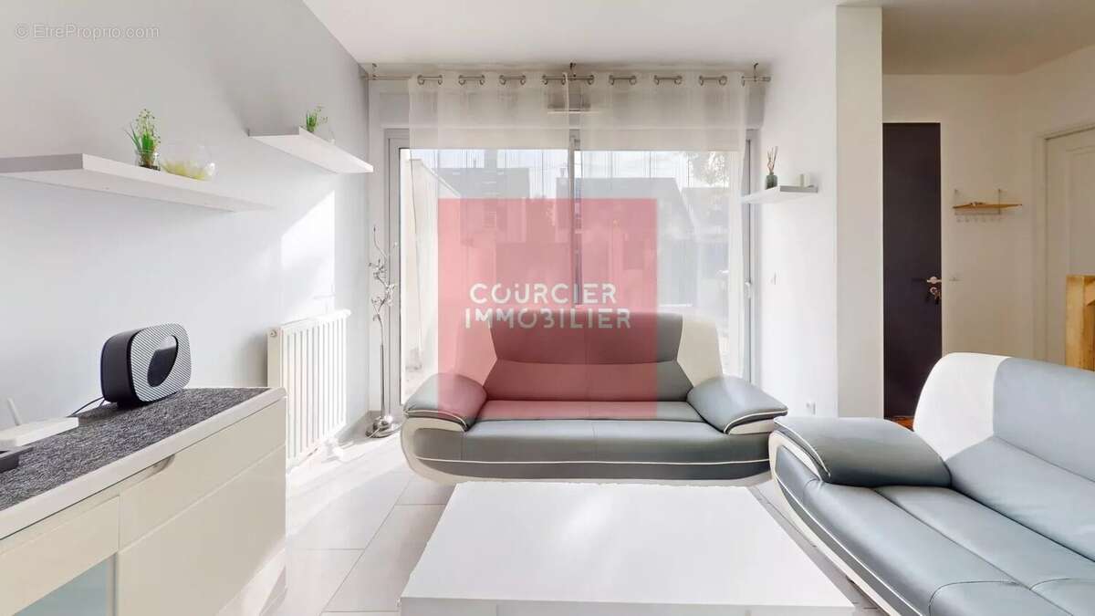 Maison à LE MESNIL-SAINT-DENIS