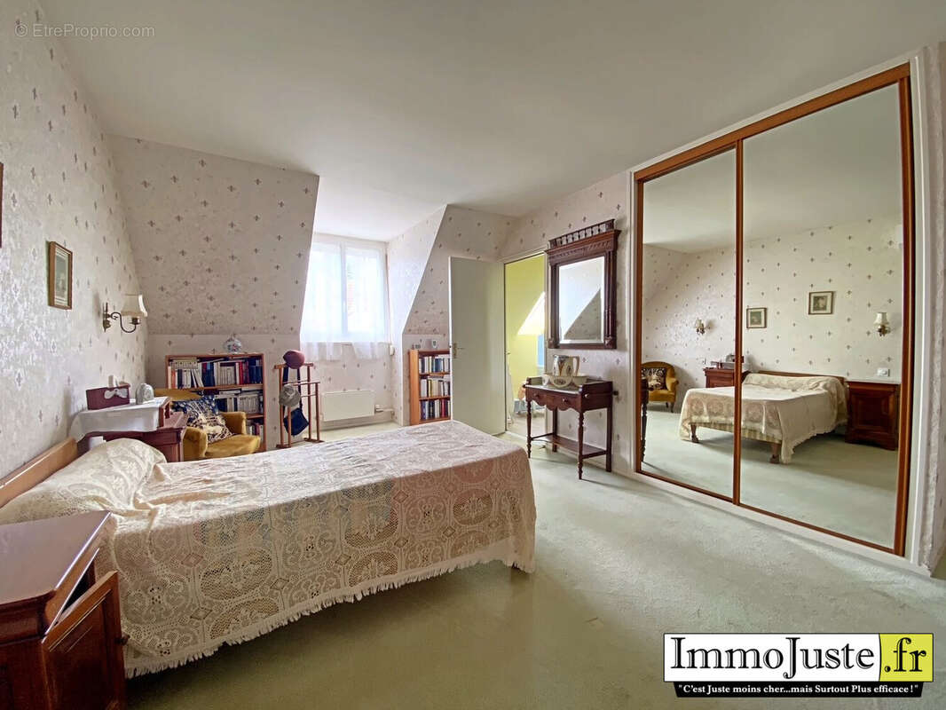 Maison 140 m² à Les Essarts-Le-Roi  - photo 9