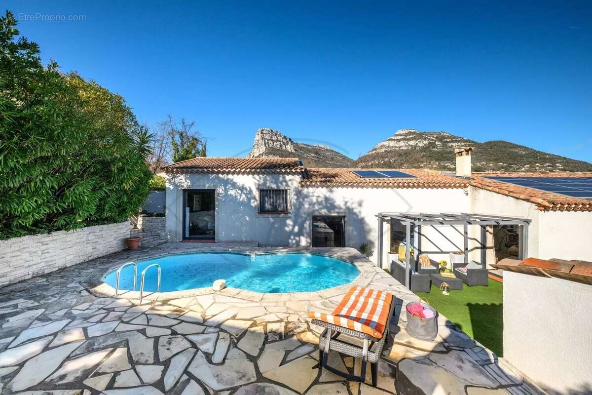 Maison à LA GAUDE