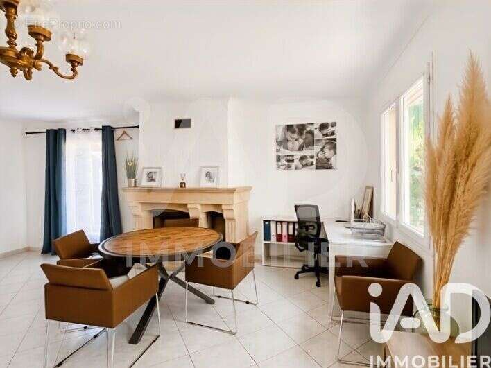 Maison 96 m² à Castillon-Du-Gard  - photo 6