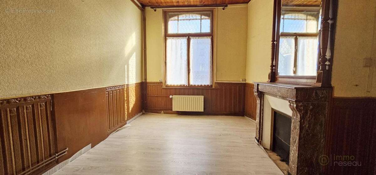 Maison à ESQUENNOY