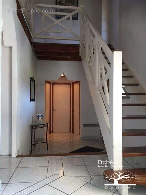 Maison 117 m² à Oloron-Sainte-Marie  - photo 8