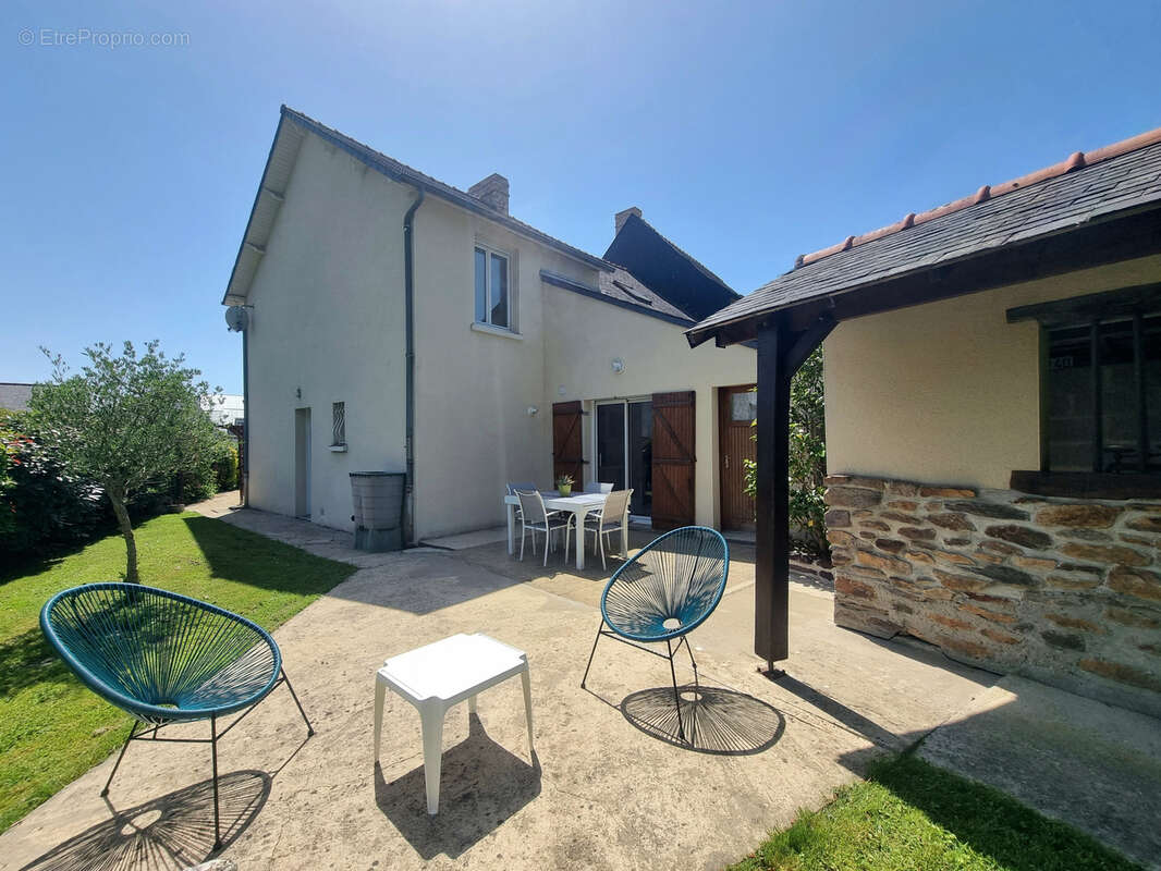 Maison à SAINT-ERBLON