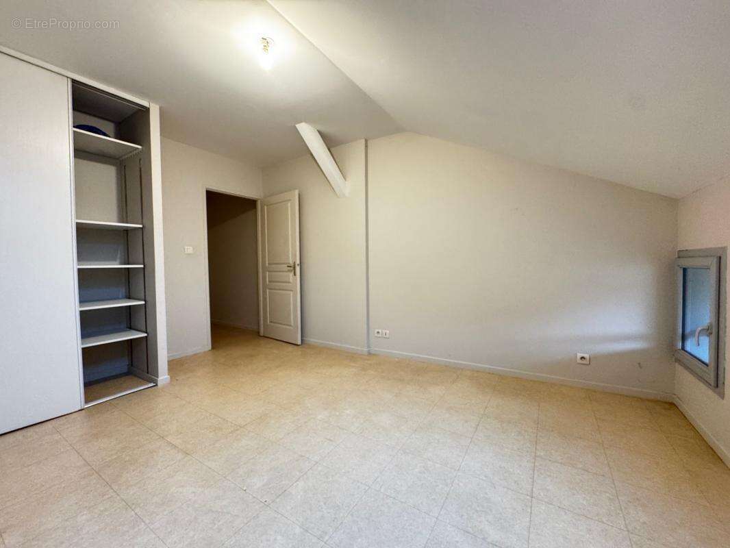 Appartement à PONT-DE-VAUX