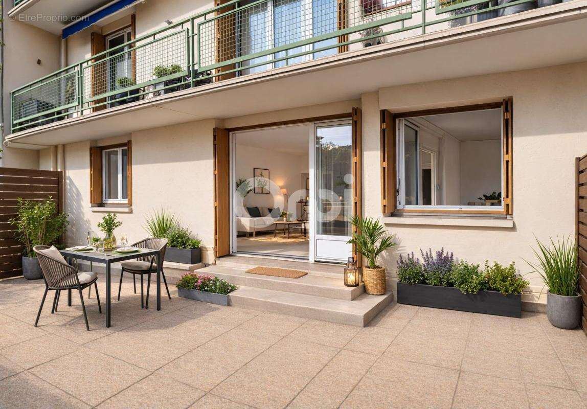 ALÈS – Appartement 4 pièces avec extérieur – 86 m² – Idéal retraités ou famille - photo 3