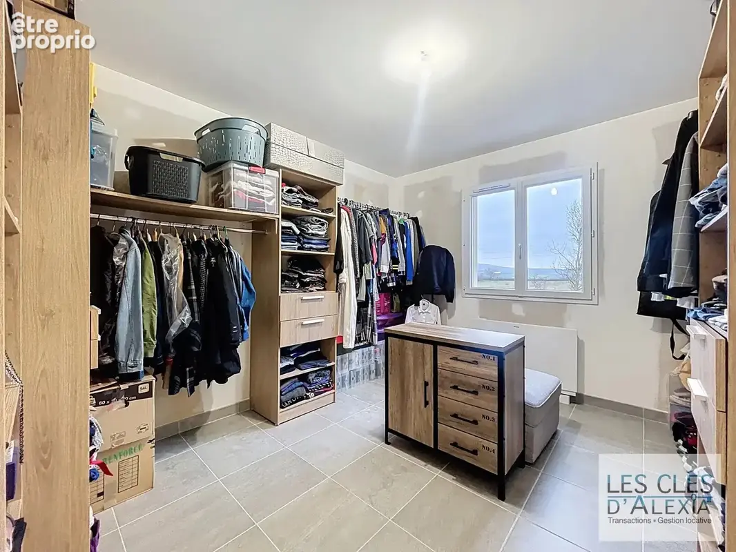 Maison récente à Échalas – 96,15 m², 3 chambres, jardin et terrasse exposée sud - photo 11
