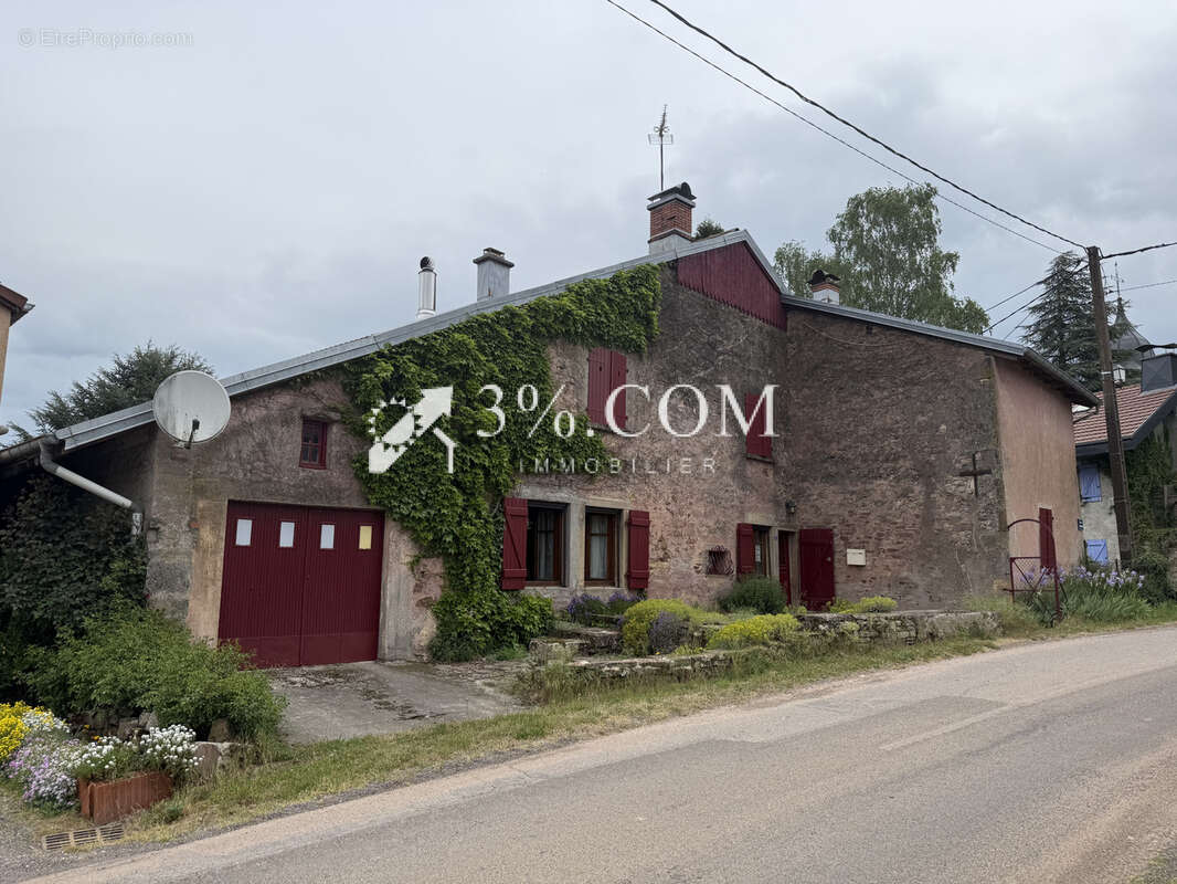 Ferme de village 196 m2 VIMENIL - photo 3