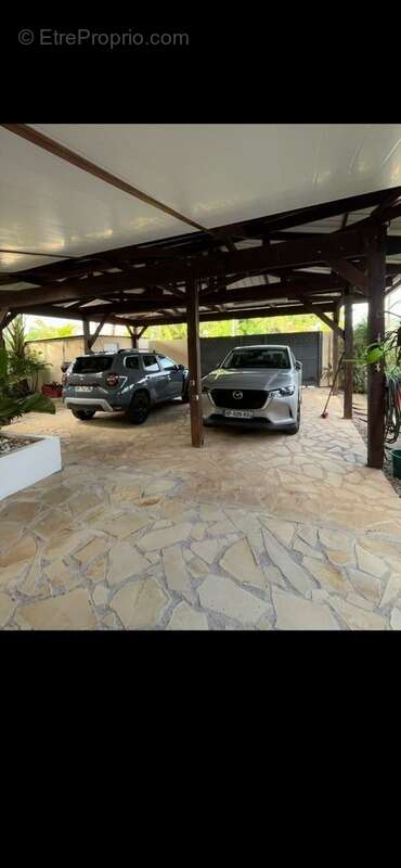 Maison à REMIRE-MONTJOLY