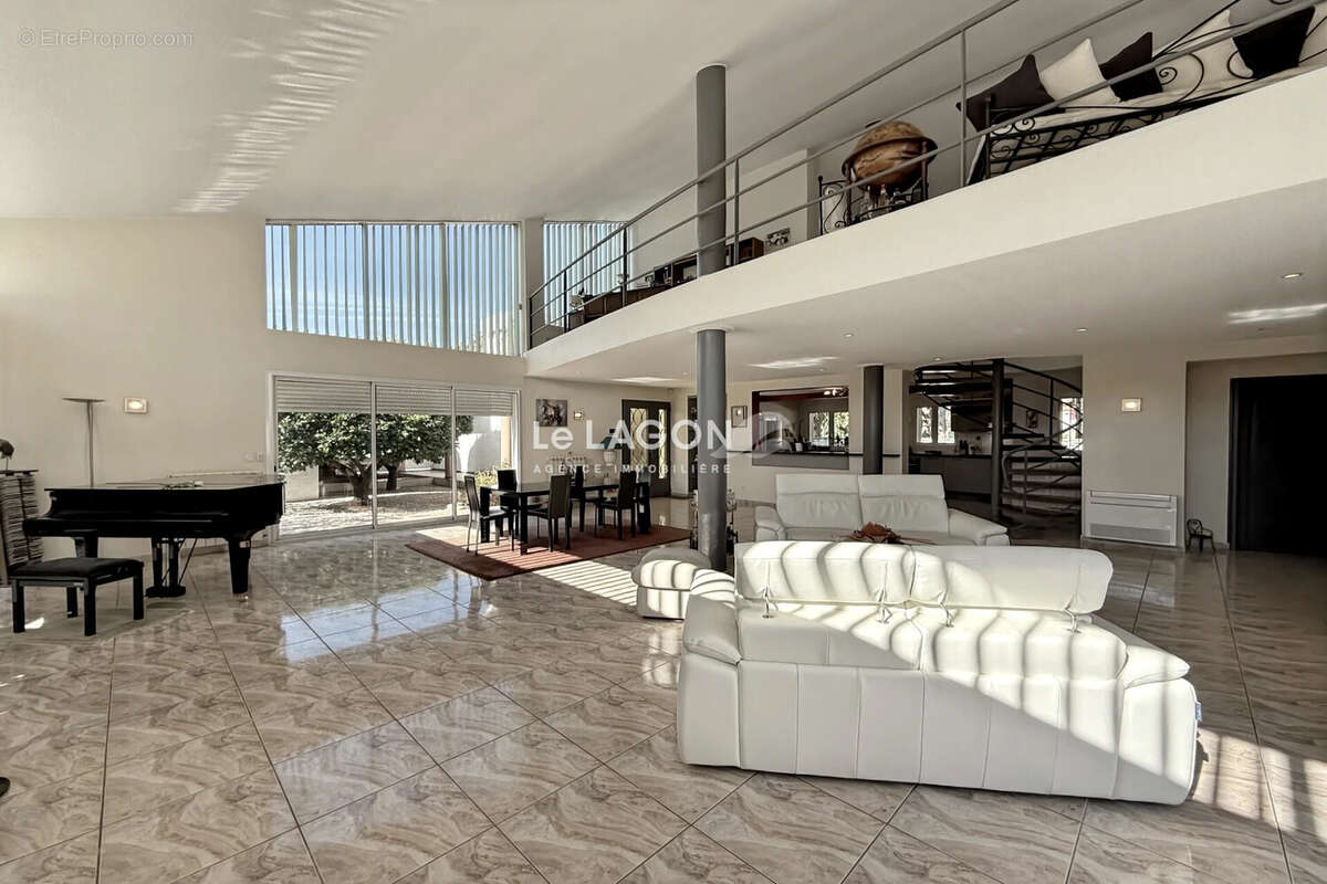 Maison à SAINT-CYPRIEN