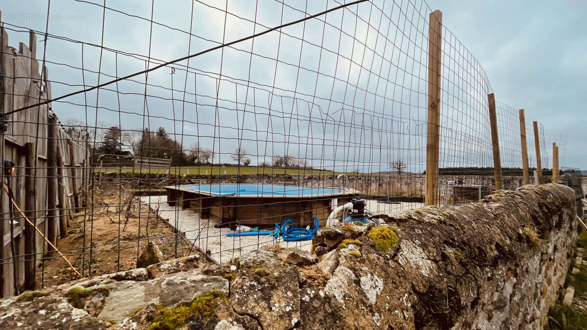 Murs et Fonds commerciaux situés à CUSSY-LES- FORGES   154 600 €. - photo 9