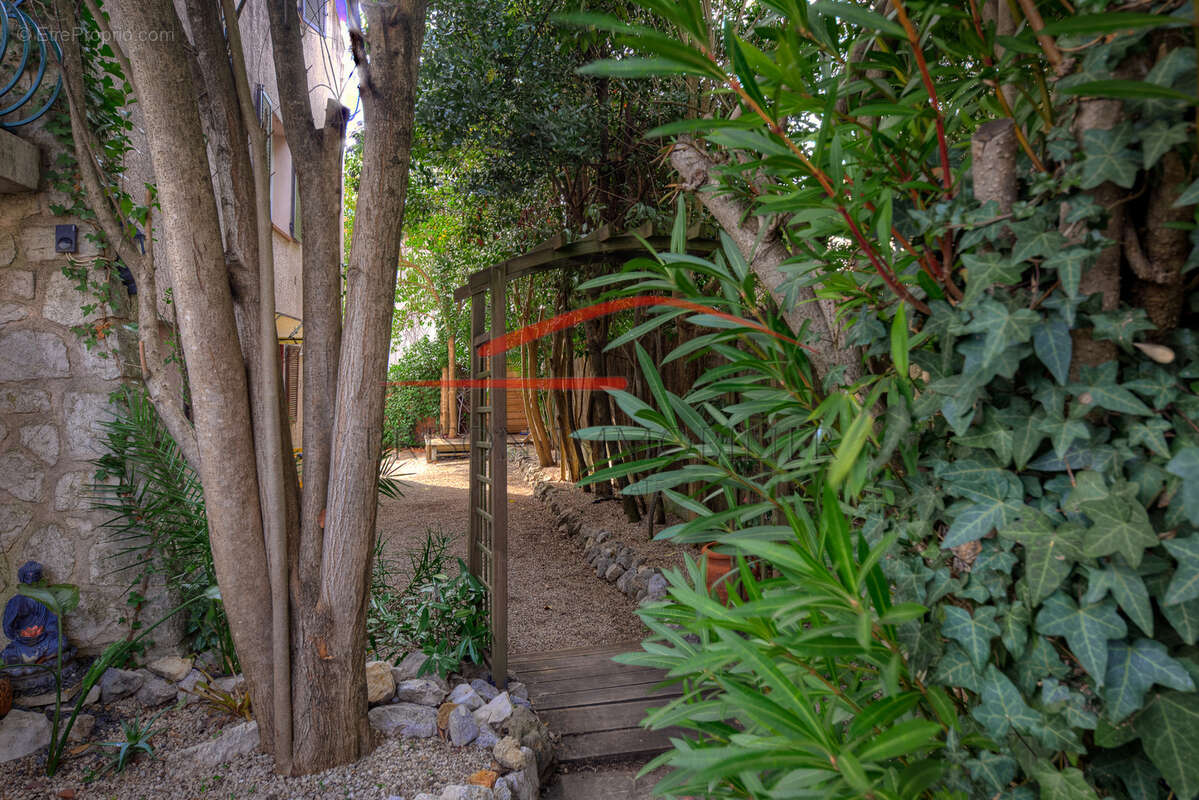 Appartement à LA COLLE-SUR-LOUP