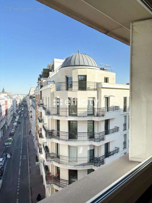 Appartement à LEVALLOIS-PERRET