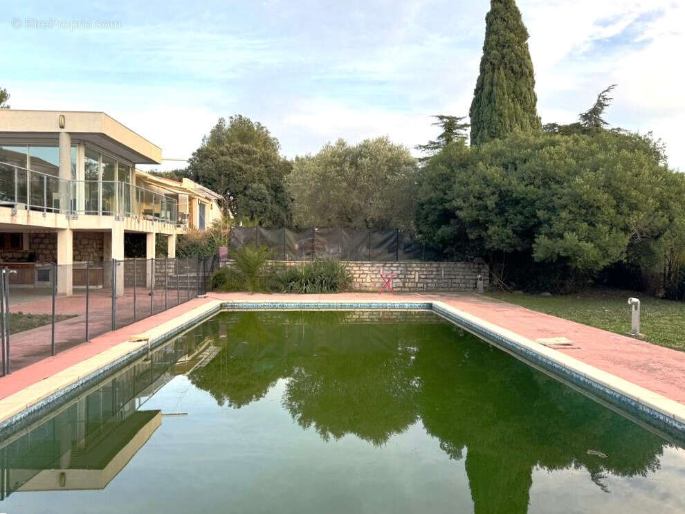 Belle Maison D'architecte de Caractère, 220m2 à vendre à Castelnau le lez sur 2200 m2 de terrain. - photo 8
