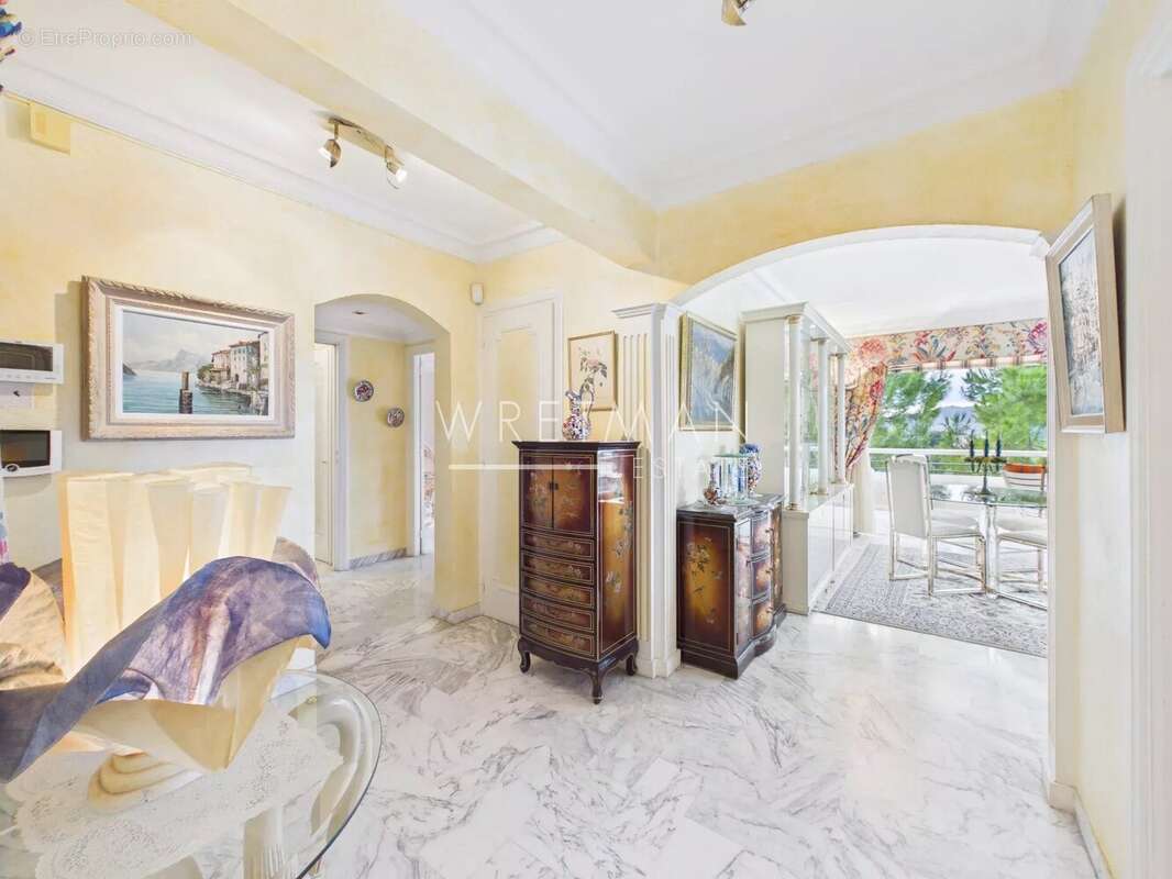 Appartement à LE CANNET