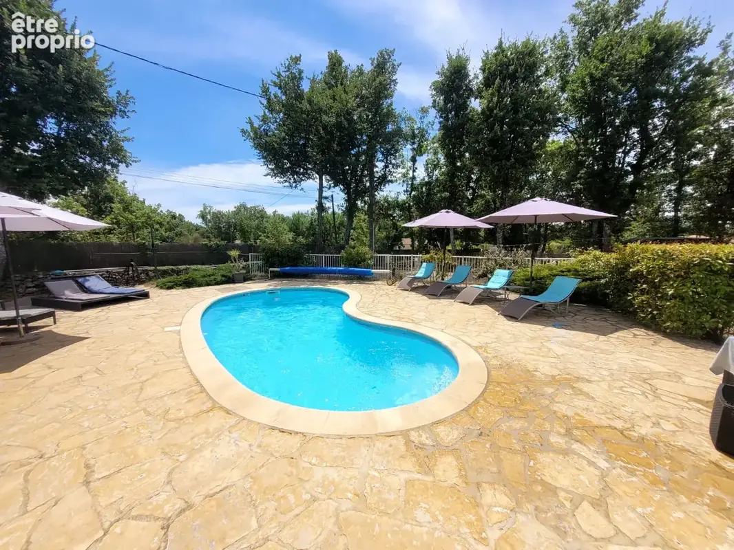 A Régusse, villa sur 2 niveaux avec piscine et garage - photo 5