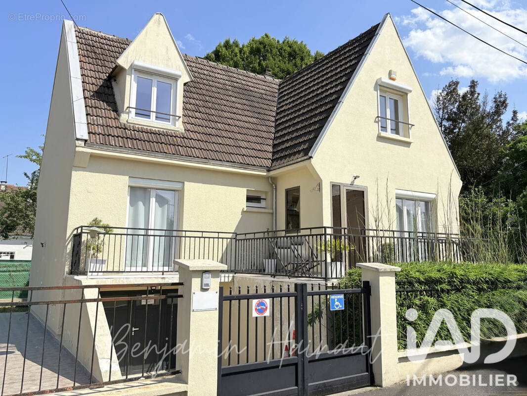 Photo 1 - Maison à PONTAULT-COMBAULT