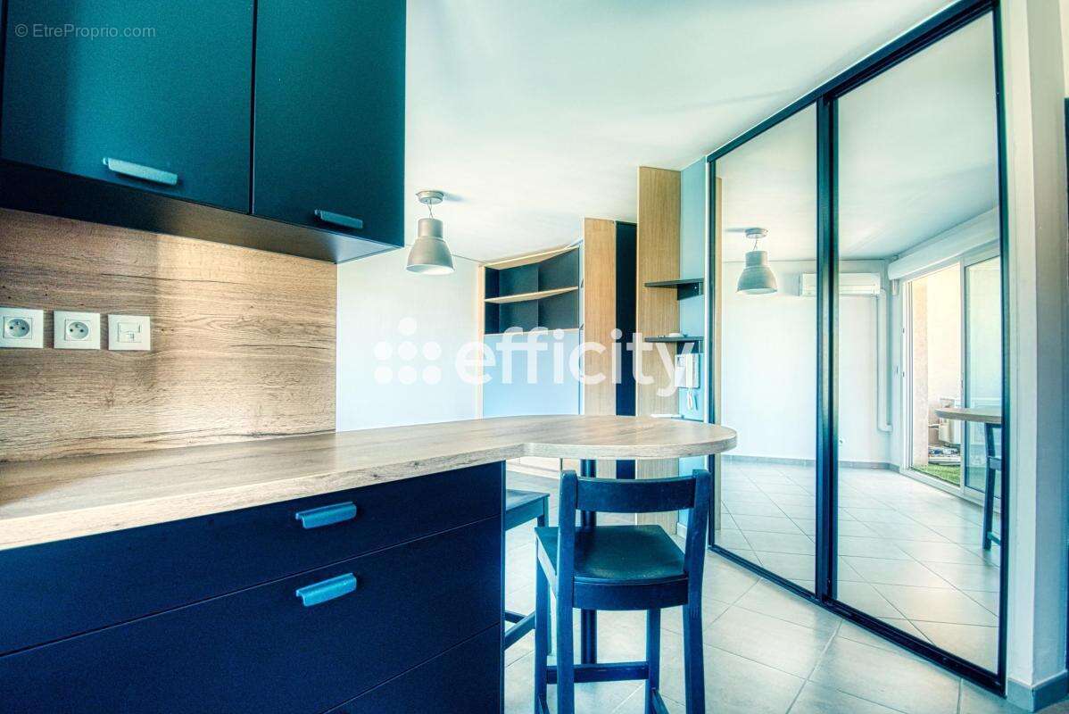 Appartement à SIX-FOURS-LES-PLAGES