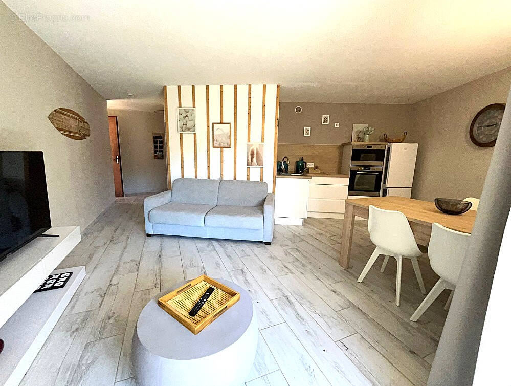 Appartement à BORMES-LES-MIMOSAS