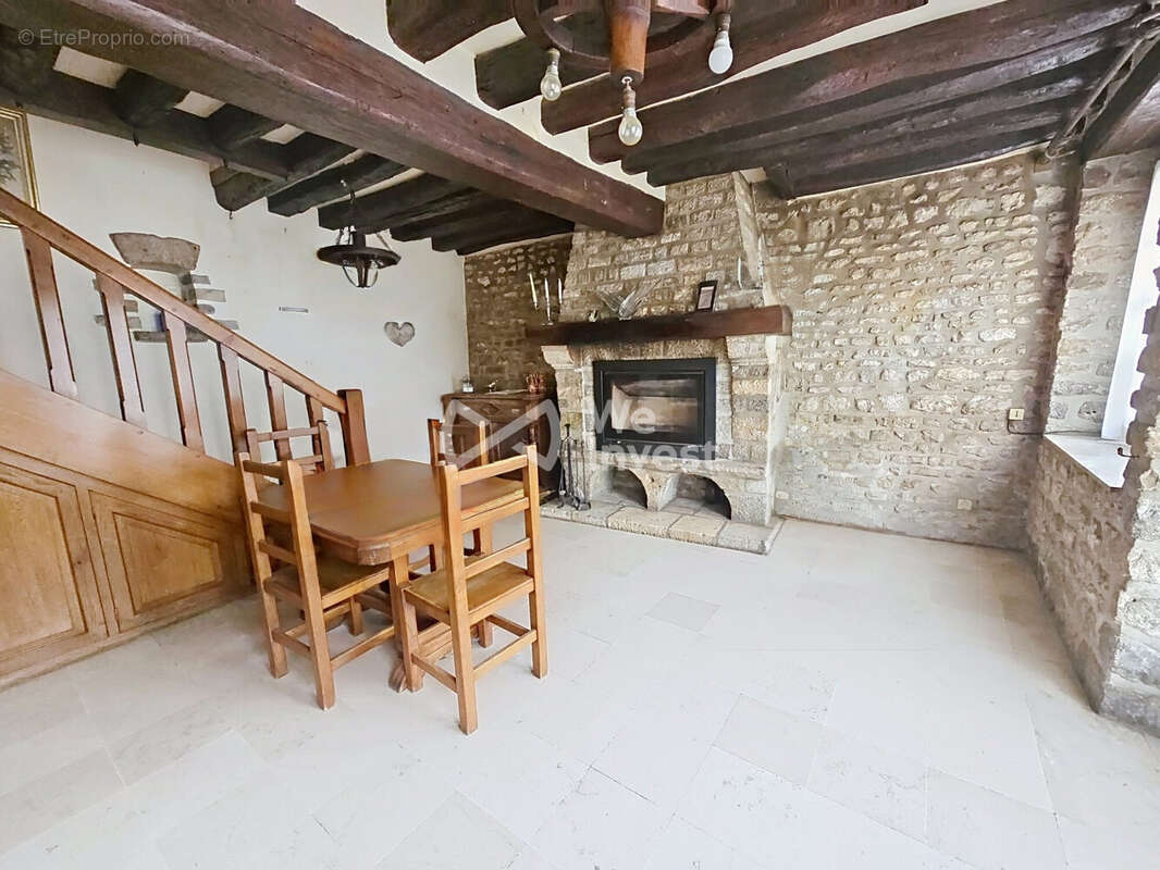 Maison à YEVRE-LA-VILLE