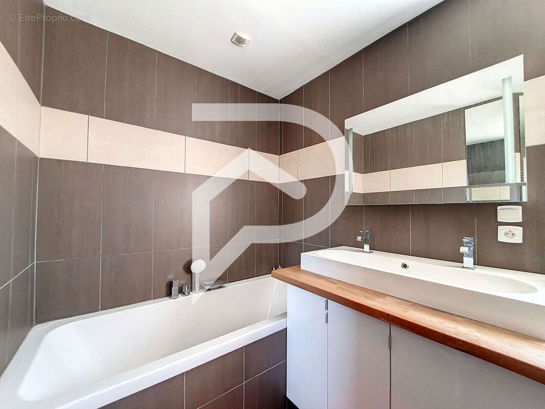 Maison à vendre Donzère 4 pièce(s) 120 m2 - photo 9