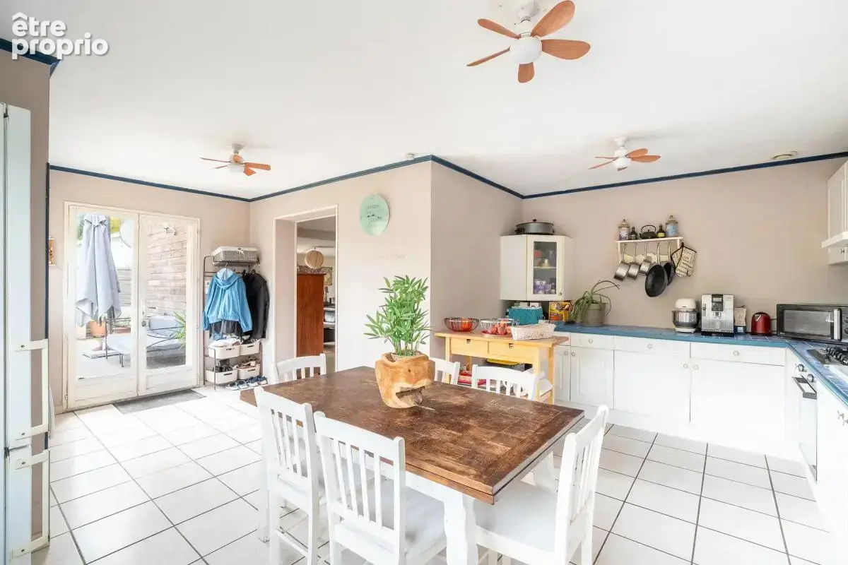 Maison de 7 pièces de 170 m² à Camarsac - photo 7