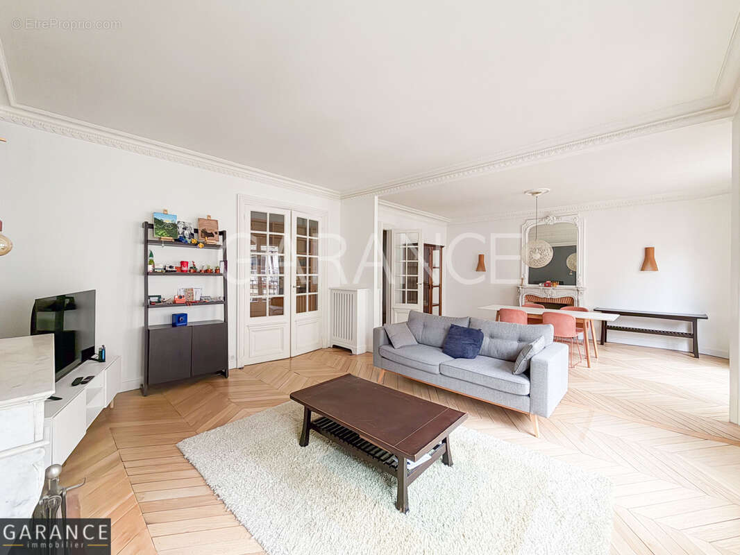 Appartement à PARIS-14E