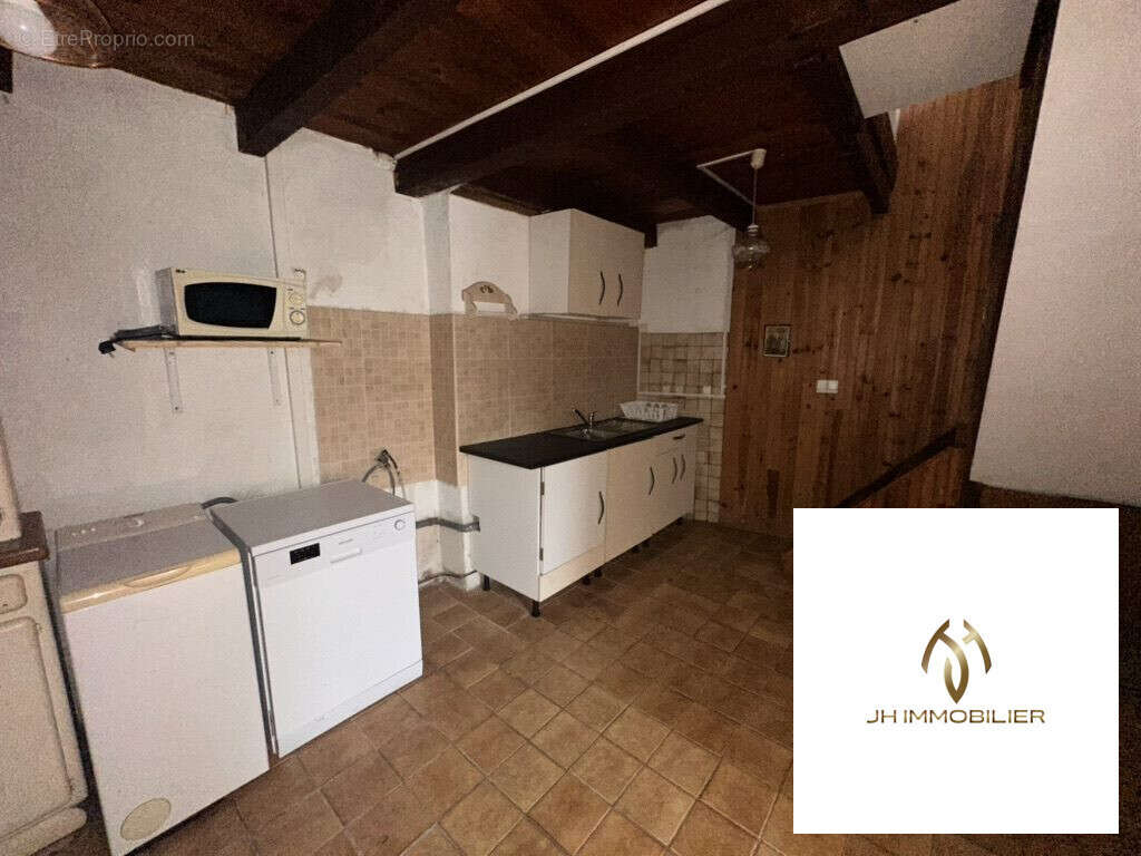 Maison 30 m² à Berlats  - photo 3