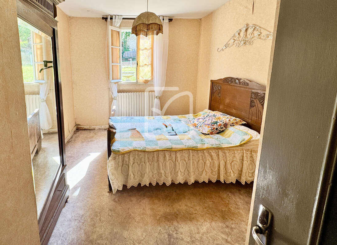 EXCLUSIVITE - A deux pas de la Dordogne, rare ensemble immobilier typique du Périgord - photo 6