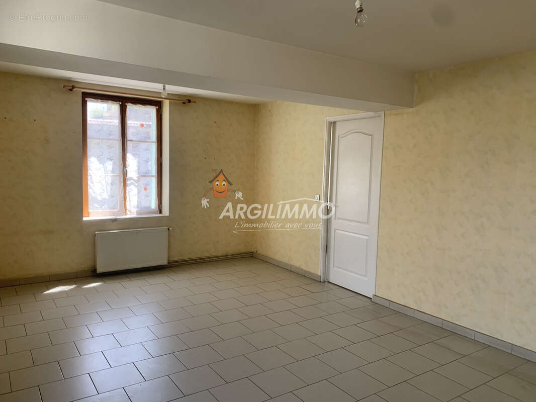 Maison à SAINT-CALAIS