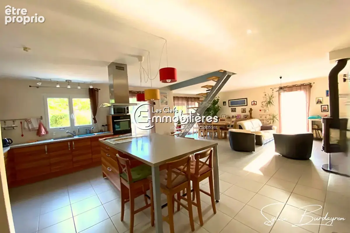 MAISOD (39260), maison familiale au coeur du secteur du lac de Vouglans - photo 6