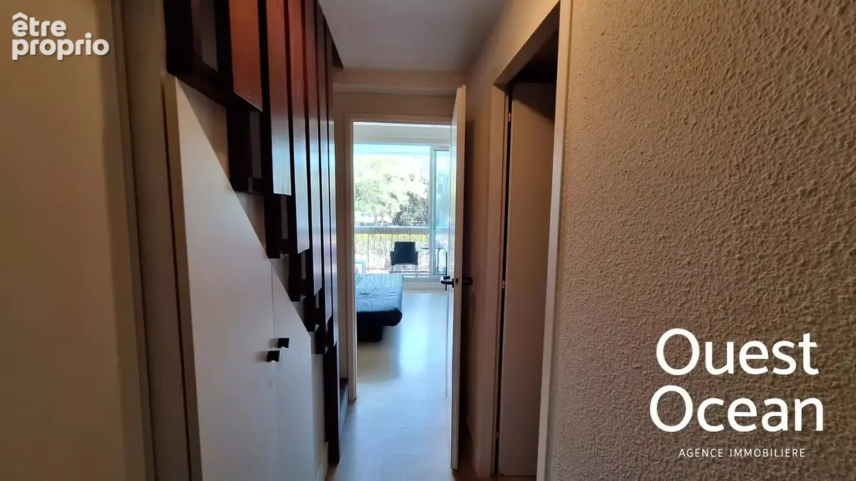 Appartement t1 - cave - parkings - photo 8