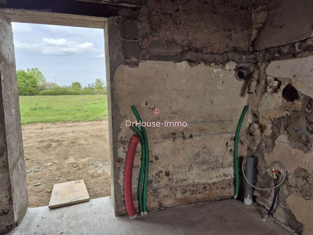 Appartement à VEAUCHE