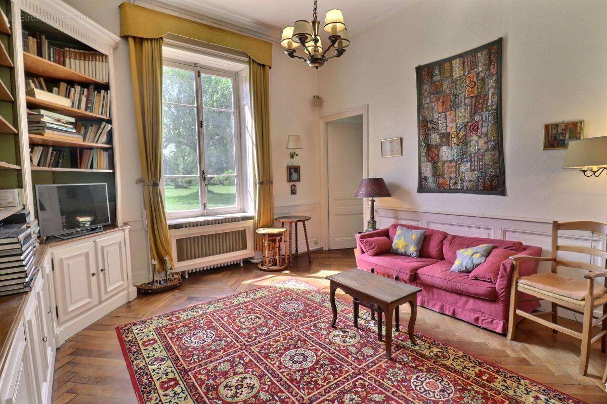 Maison à SAINT-ROMAIN-DE-JALIONAS