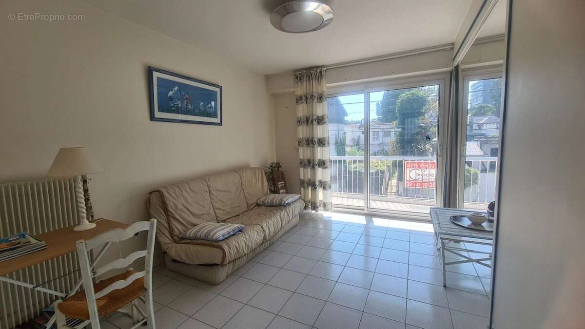Quartier royal, lumineux t2 - photo 9