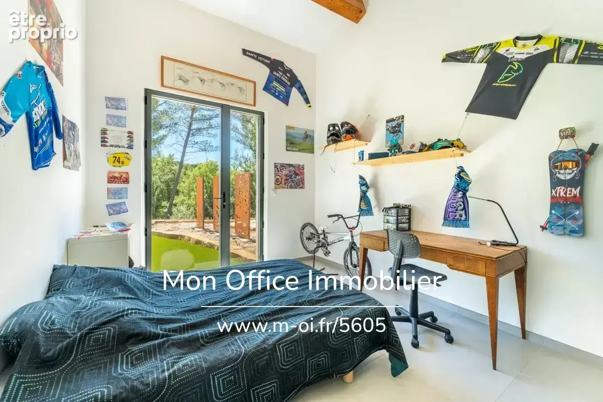 Référence : 7063-MAC - Villa 5 pièces avec piscine, garage et dépendance - photo 7
